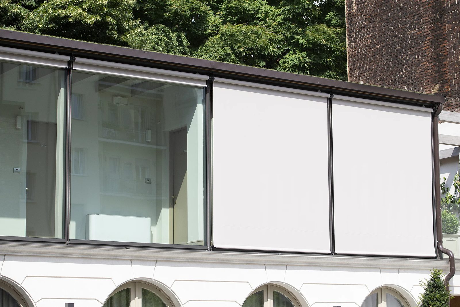 Enrollable exterior en edificio residencial