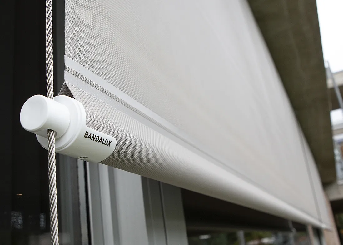 Detalle del mecanismo Bandalux de estor screen exterior